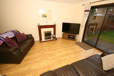 3 bedroom semi-detached house to rent - Photo 3