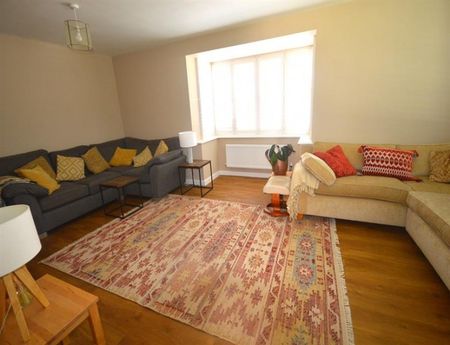 4 Bedroom Detached Available Arranging tenancy - Photo 2