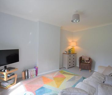 3 bedroom detached bungalow to rent - Photo 2