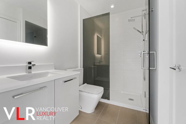 Penthouse in Vancouver West Side, BC - Photo 1