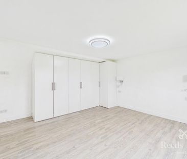 4 bedroom detached house to rent - Photo 4
