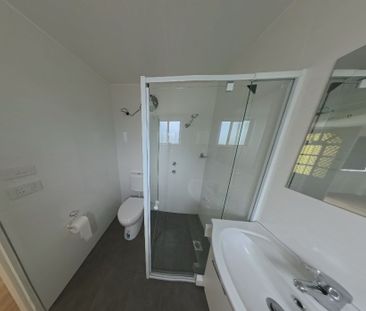 Freshly renovated one bedroom - Photo 4