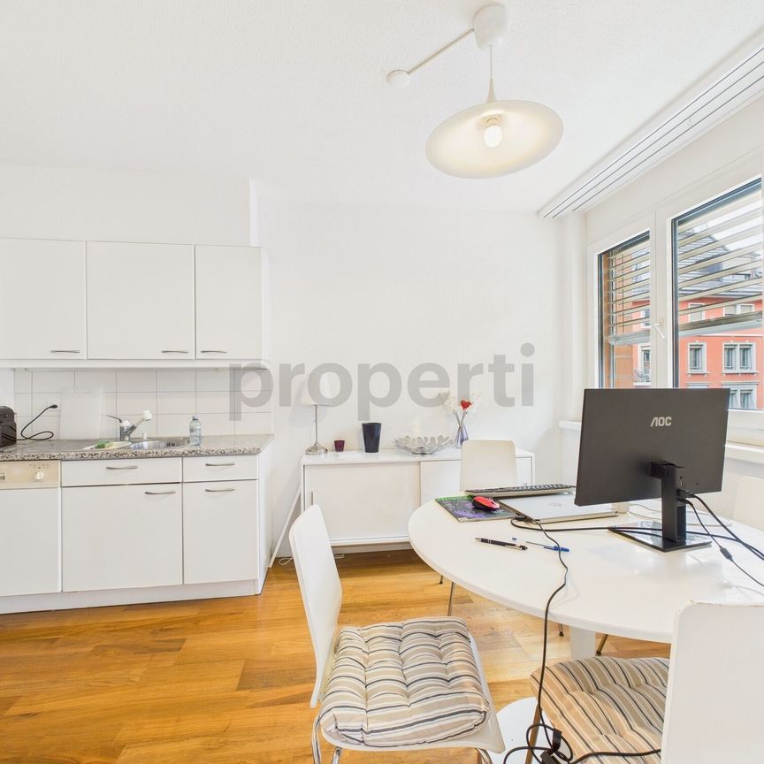 Elegant 2.5-room furnished apartment in Wiedikon - Photo 1