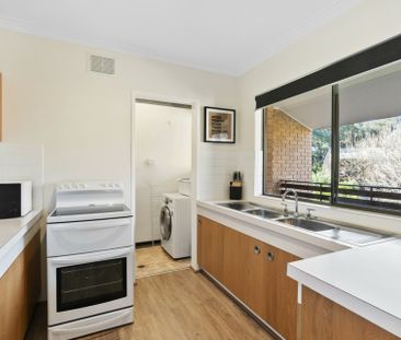 Furnished 1 Bedroom in Central location - Photo 4