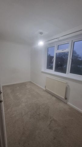 3 bedroom property to rent - Photo 4