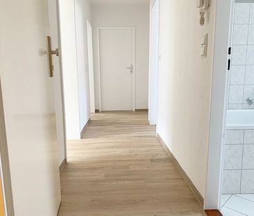 + 3 Zimmer mit Balkon + - Photo 5