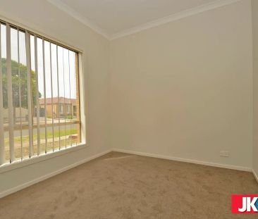 “Be Quick For this One!” - Photo 2