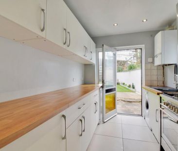 3 bedroom semi-detached house to rent - Photo 6