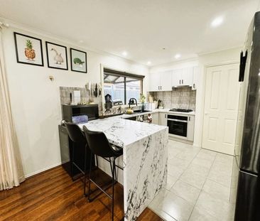 Comfortable Family Living in a Quiet Court Location - Photo 6
