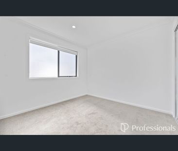 11 Ivanhoe Avenue, Fraser Rise, Vic 3336 - Photo 4