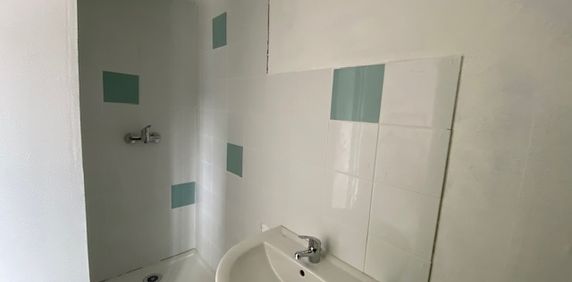 Location Appartement 1 pièce 10m² SOTTEVILLE LES ROUEN 76300 - Photo 2