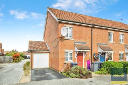 3, Castle Gardens, Ipswich - Photo 2