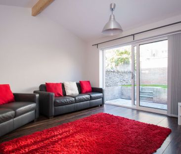 Modern with beautiful original features - Photo 3