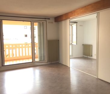 T4 HYERES - balcon - coeur de ville - parking - Photo 4