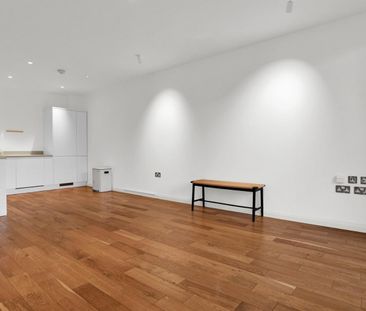 2 bedroom Flat To Let - Photo 4