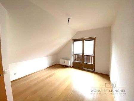 Hochwertige 4-Zimmer-Mansardenwohnung mit großer Galerie in Neutrudering - Foto 5