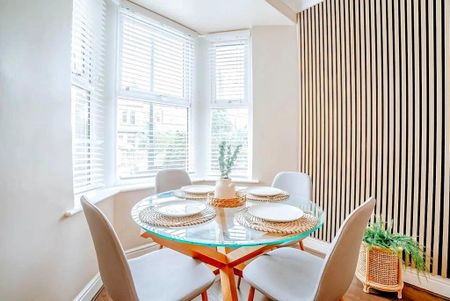 3 bedroom terraced house to rent - Photo 4