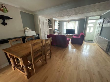 Kembrey Street, Swindon - Photo 5