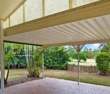 LOWSET 3 BEDROOM FAMILY HOME WITH GOLF COURSE VIEW IN JINDALEE - Photo 2