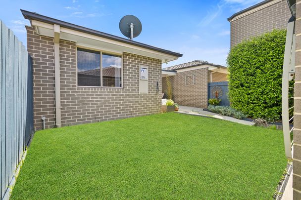 28 Salisbury Street, Casey ACT 2913 - House For Rent | Domain - Photo 1