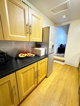 4 bedroom terraced house to rent - Photo 1