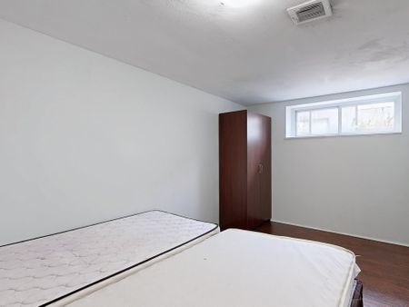 For Lease - 17 Dobbin Road Unit# basement, Toronto, Ontario - Photo 2