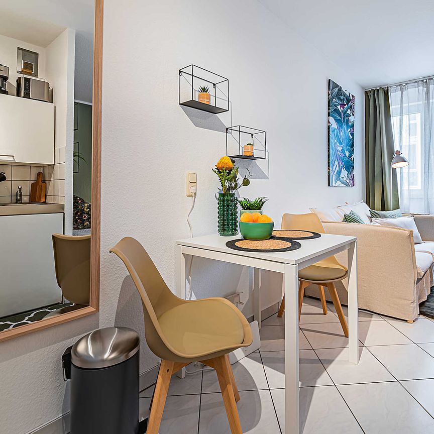 City-Residence: Modernes Apartment in Laufnähe zur Leipziger Straße - Photo 1