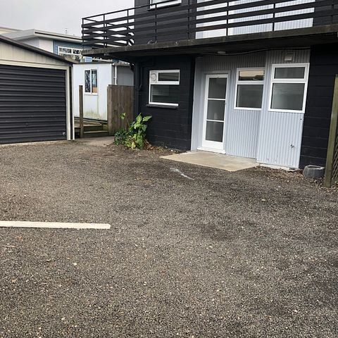 Fully upgraded beautiful 1 bedroom flat - Photo 1