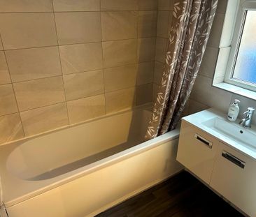 2 bedroom semi-detached house to rent - Photo 5