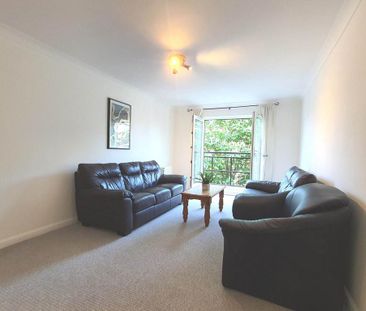 2 bedroom flat to rent - Photo 3