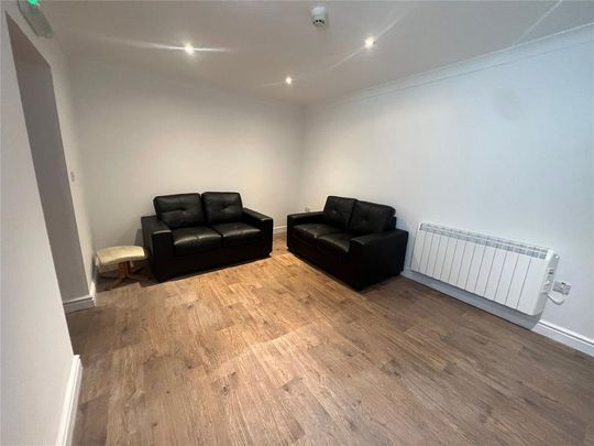 6 bedroom terraced house to rent - Photo 1
