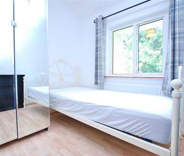 4 bedroom semi-detached house to rent - Photo 2