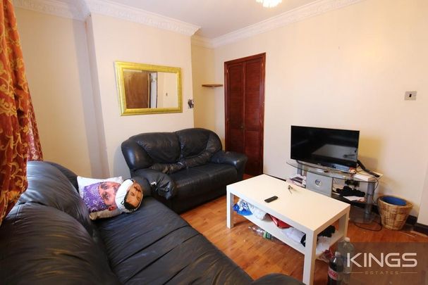 3 bedroom terraced house to rent - Photo 1