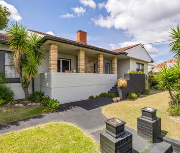 Character & Charm! Walk to Town!! - Photo 3