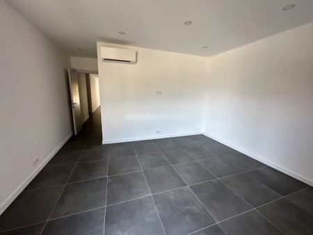 Location Appartement 3 pièces 62 m2 à Ajaccio - Photo 3