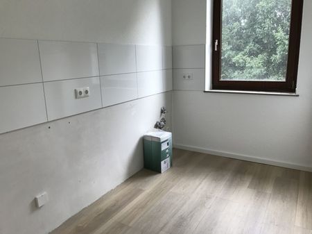 "Ideal für eine ältere Person" 2,5 Zimmer-Wohnung mit Balkon in 47137 Duisburg-Meiderich - Photo 5