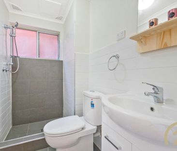 1 Bedroom Unit Located in Caramar! - Photo 5