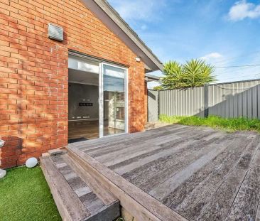 “Modern Family Home in a Prime Werribee Location!!” - Photo 2