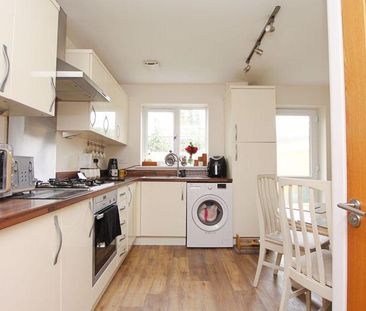 2 bedroom semi-detached house to rent - Photo 2