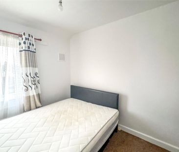 2 bedroom semi-detached house to rent - Photo 3