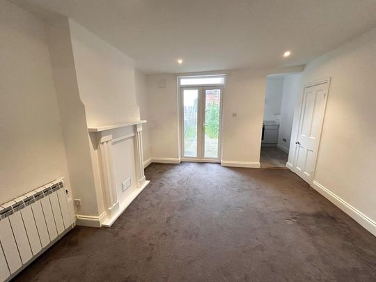 2 bedroom maisonette to rent - Photo 1