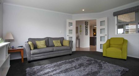 Beautiful home in Isobel - Photo 4