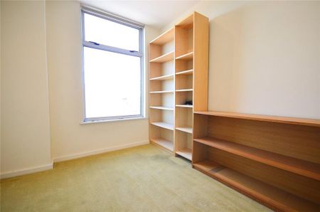3 bedroom penthouse to rent - Photo 2
