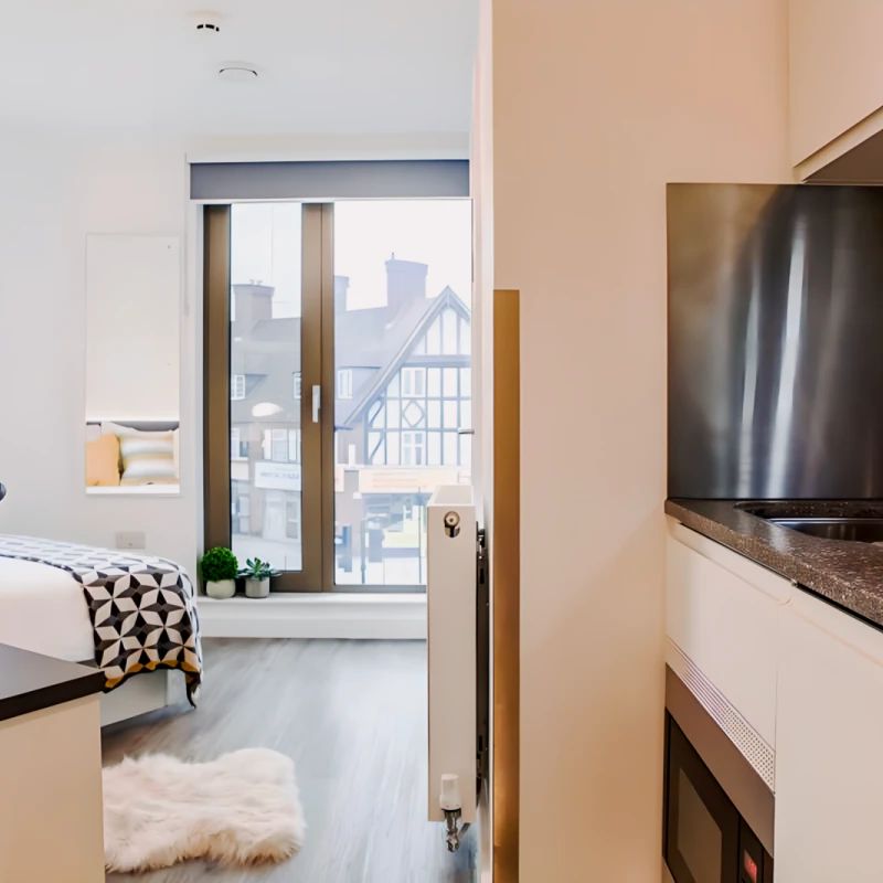 Silver Studio Mid Level - Photo 1