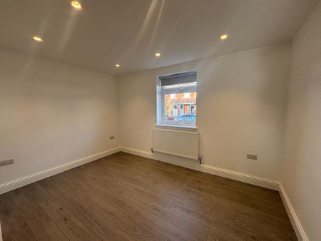 St. Josephs Road, Aldershot, Aldershot, GU12 - Photo 5