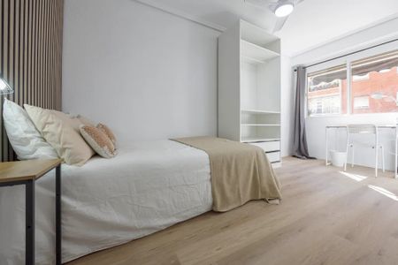 Carrer del Duc de Mandas, Valencia, Valencian Community 46019 - Photo 2