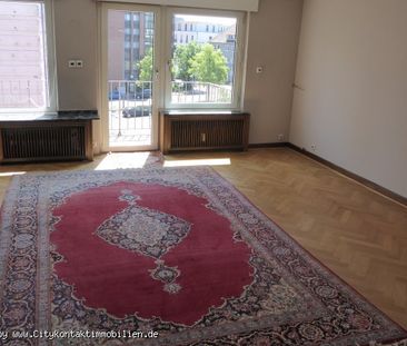 Penthouse Wohnung mit 2 Zimmer, 2 Balkone und EBK in der Innenstadt... - Photo 4