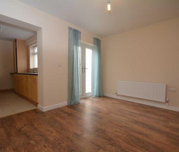 2 bed House - Mid Terrace for Rent - Photo 3
