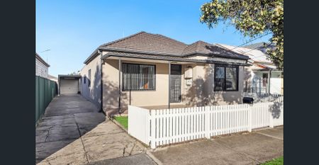 Experience the Perfect Blend of Comfort and Style at 23 Beatrice Street, Lidcombe NSW - Rent this Beautiful House Today! - Photo 3