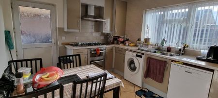 2 bedroom detached bungalow to rent - Photo 4